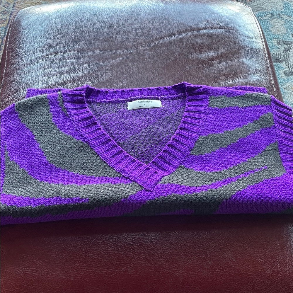 Stylish V-Neck Sweater Vest in Purple and Gray